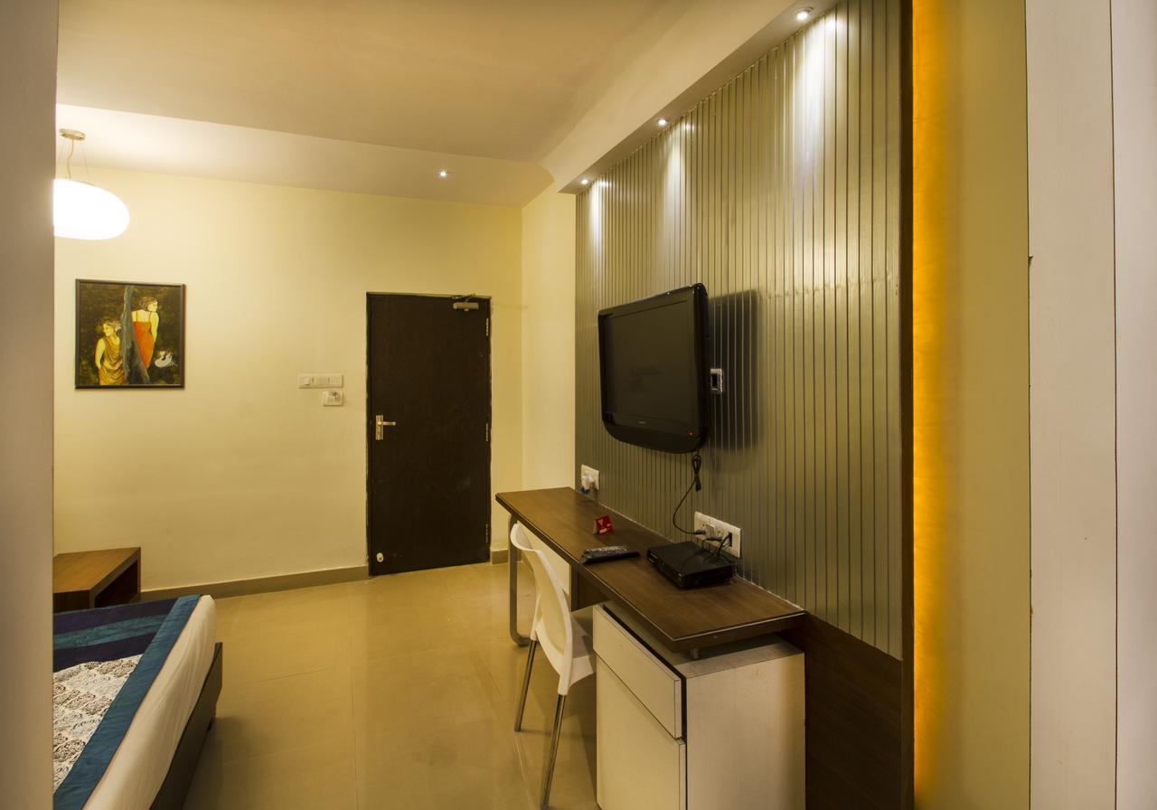 Oyo 984 Hotel Gn International Lalaguda Exterior foto